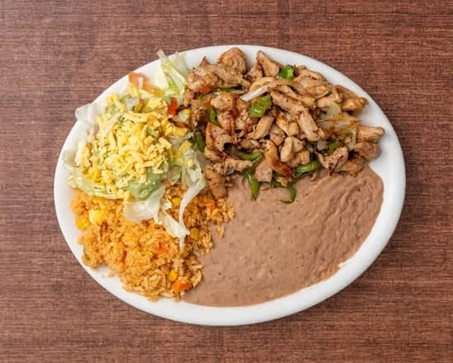 Chicken chalupas plate.